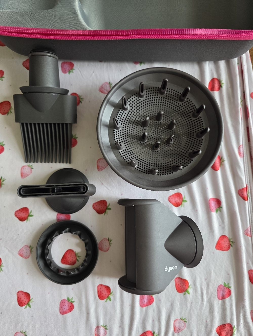 Dyson Copper and Nickel hair dryer with pink travel case and 5 attachments - Picture 3 of 4
